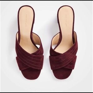NWOT Ann Taylor Criss Cross slides